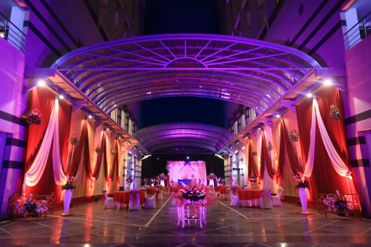 Hotel La New Delhi Экстерьер фото